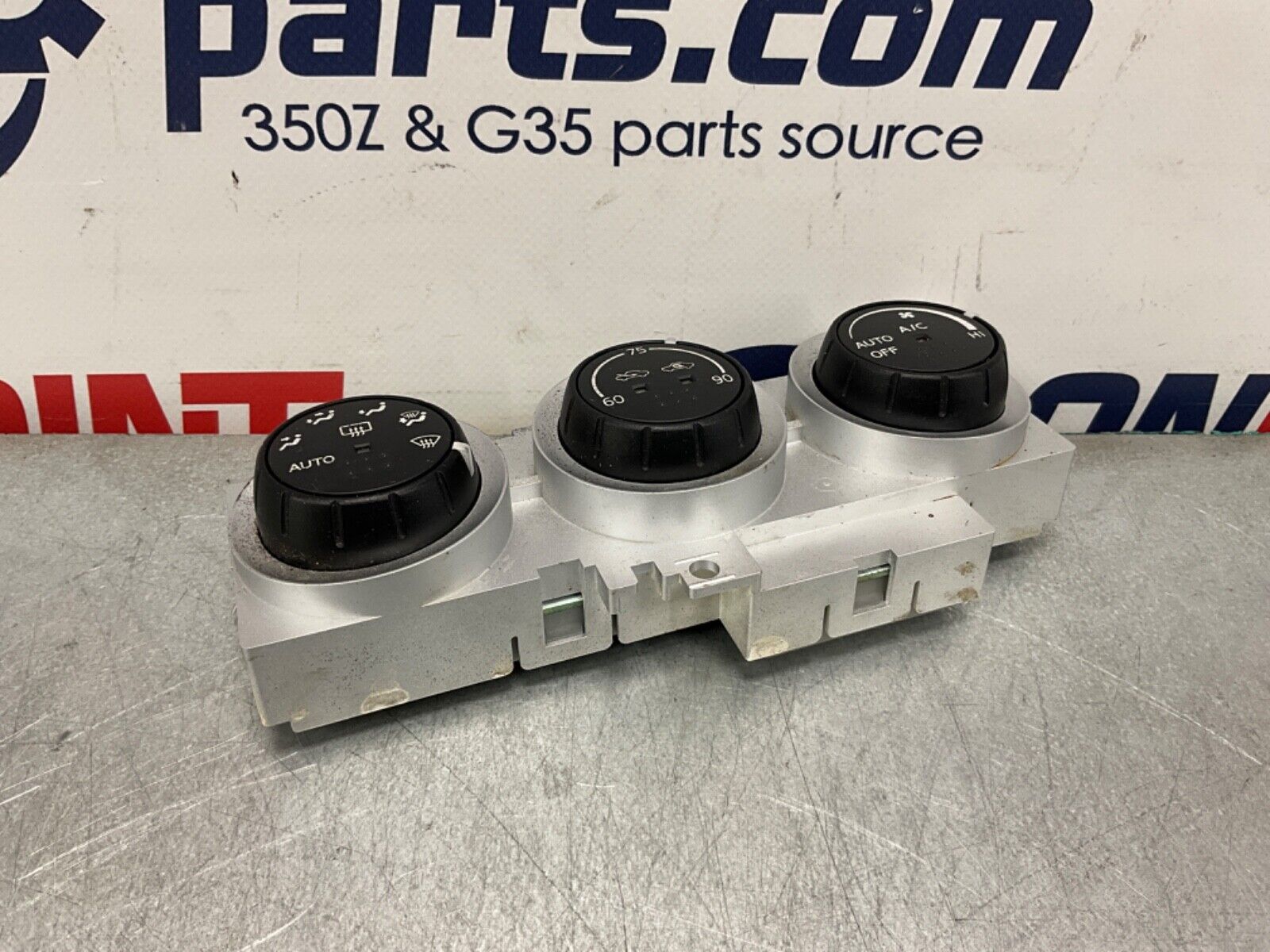 2004 Nissan Z33 350ZAC Climate Control Switches 27500 OEM 22BLCFC - On Point Parts Inc