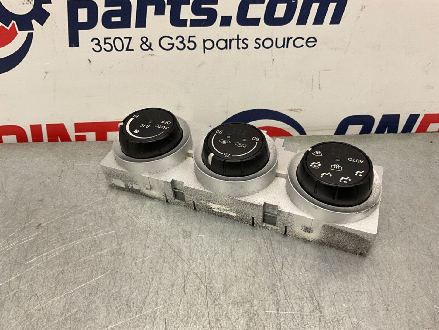 2004 Nissan Z33 350ZAC Climate Control Switches 27500 OEM 22BLCFC - On Point Parts Inc