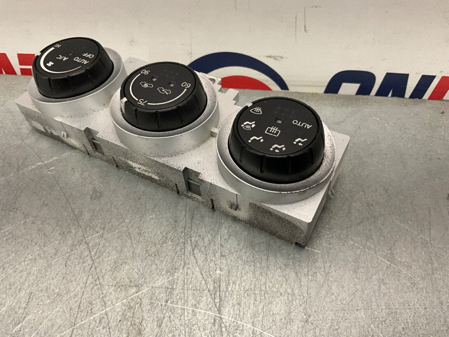 2004 Nissan Z33 350ZAC Climate Control Switches 27500 OEM 22BLCFC - On Point Parts Inc