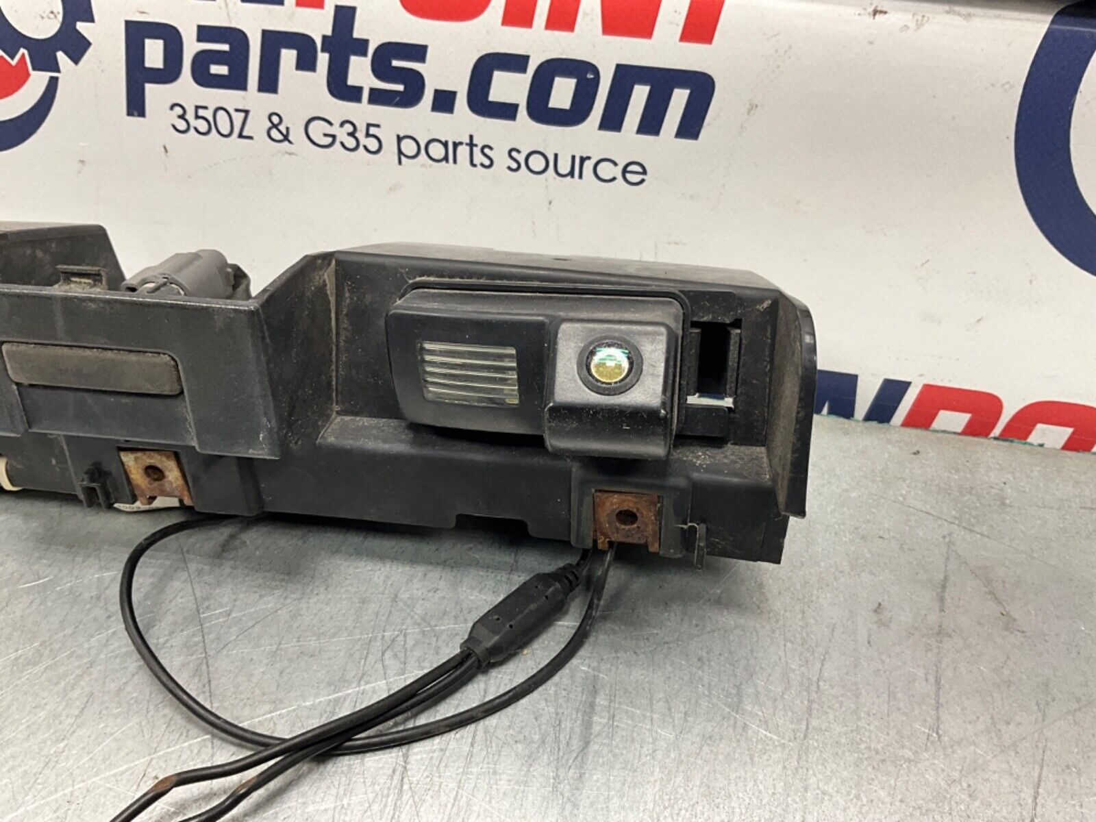 2004 Nissan Z33 350Z Trunk Opener Licence Plate Light with Camera OEM 22BLCFI - On Point Parts Inc