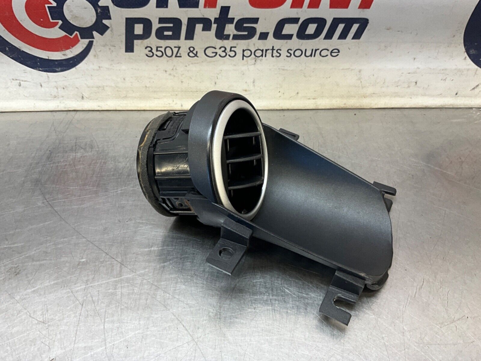 2004 Nissan Z33 350Z Passenger Right Door Vent Trim 80964 OEM 22BLCFE - On Point Parts Inc