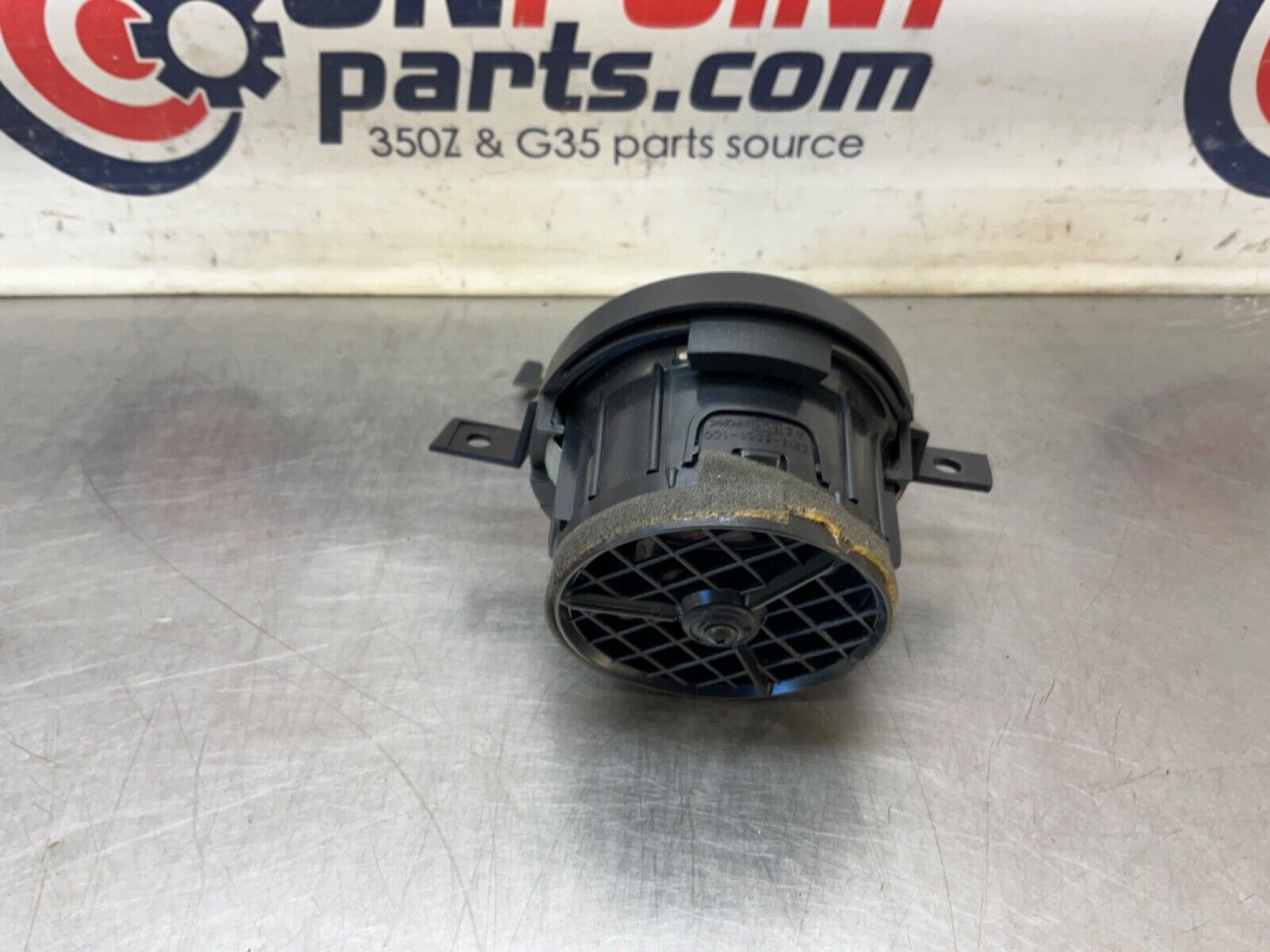 2004 Nissan Z33 350Z Passenger Right Door Vent Trim 80964 OEM 22BLCFE - On Point Parts Inc