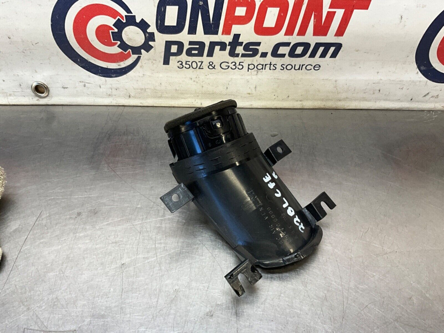 2004 Nissan Z33 350Z Passenger Right Door Vent Trim 80964 OEM 22BLCFE - On Point Parts Inc