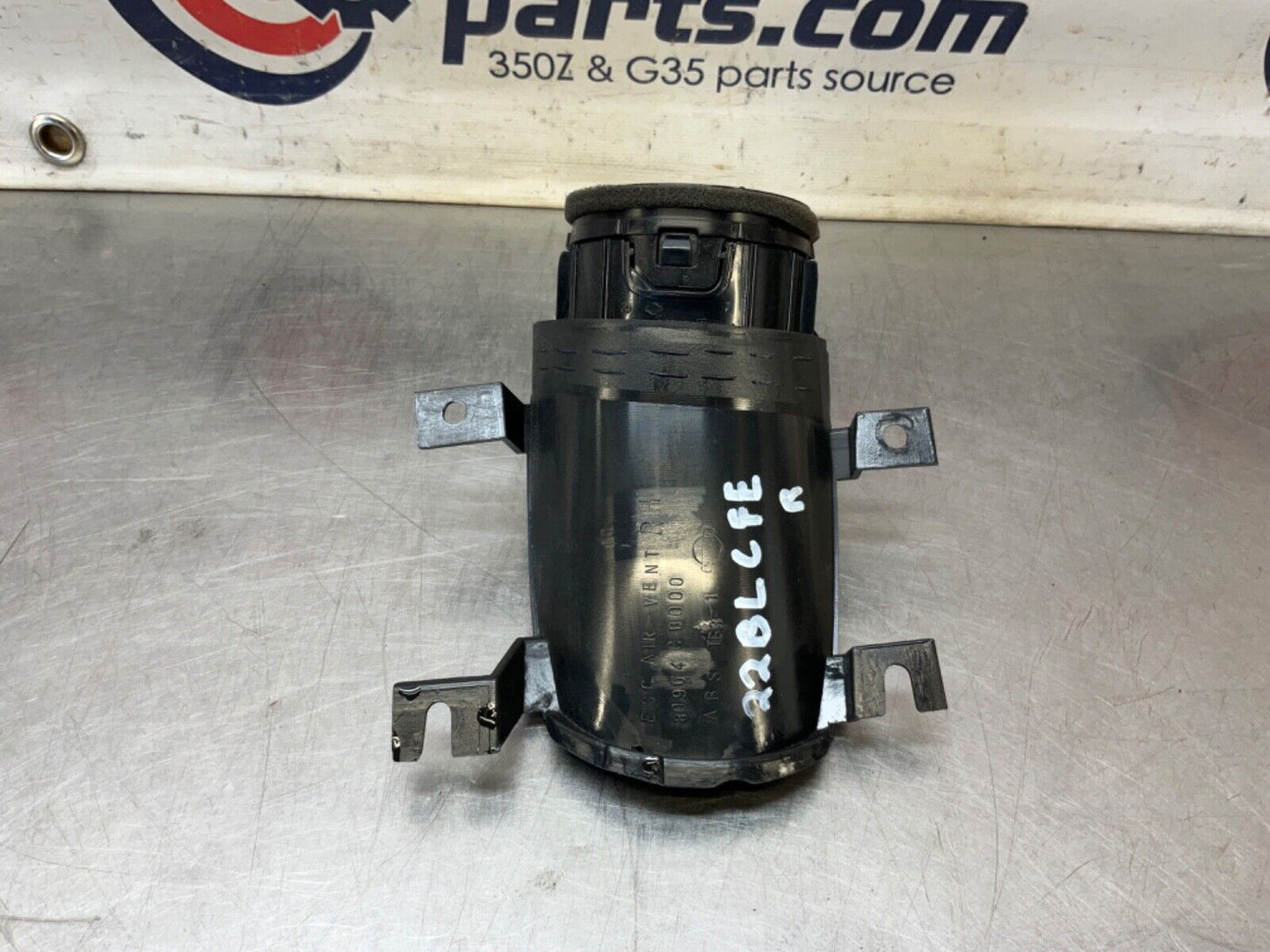 2004 Nissan Z33 350Z Passenger Right Door Vent Trim 80964 OEM 22BLCFE - On Point Parts Inc