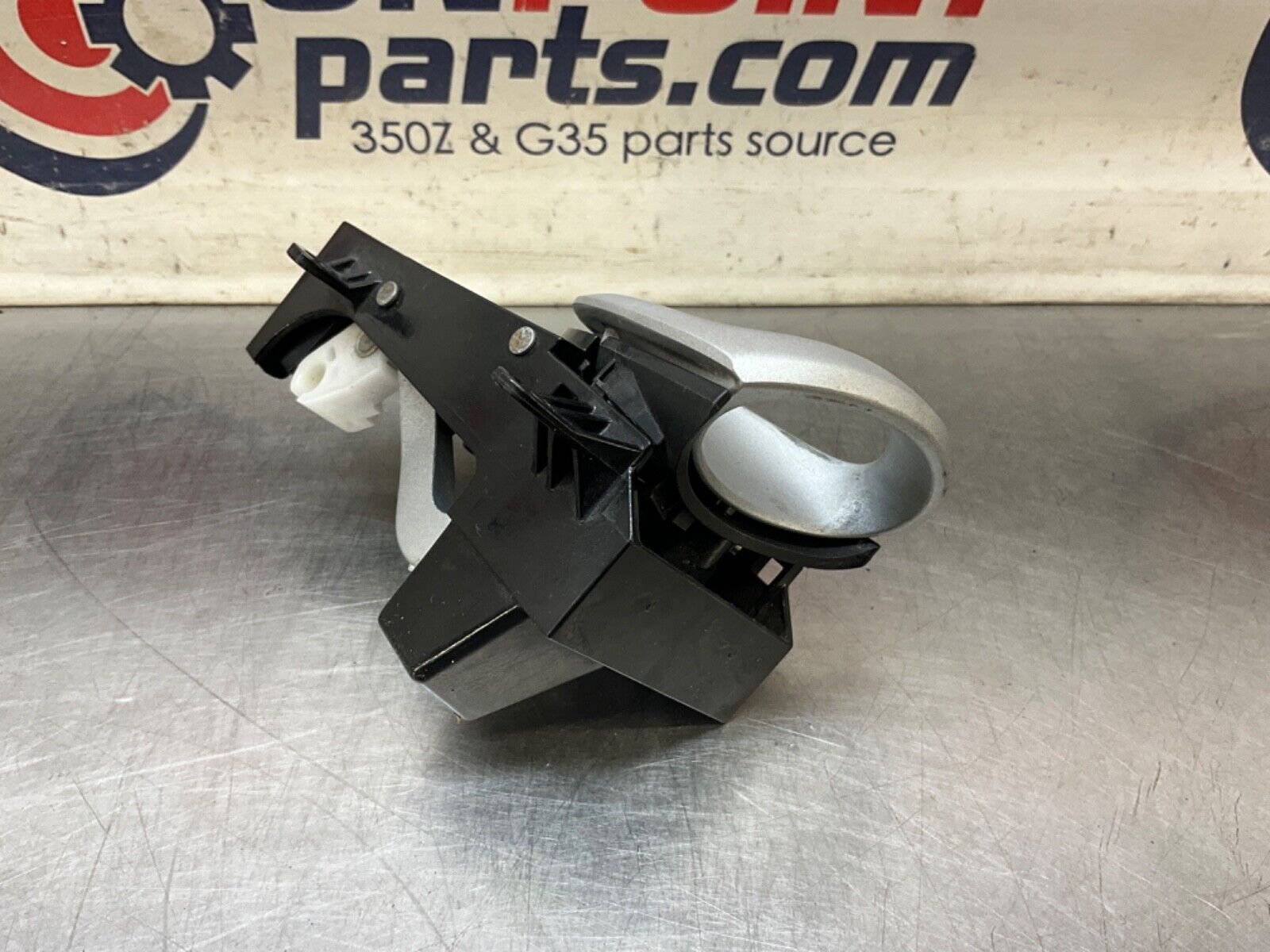 2004 Nissan Z33 350Z Passenger Right Interior Door Release Handle OEM 22BLCFE - On Point Parts Inc