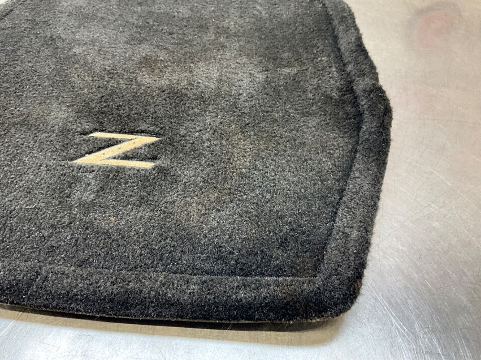 2004 Nissan 350Z Passenger Right Interior Carpet Floor Mat Z Logo OEM 22BLCF9 - On Point Parts Inc