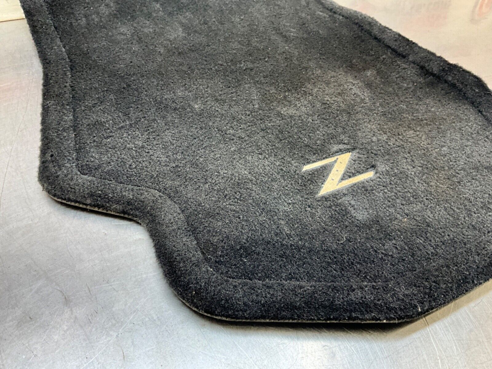 2004 Nissan 350Z Passenger Right Interior Carpet Floor Mat Z Logo OEM 22BLCF9 - On Point Parts Inc