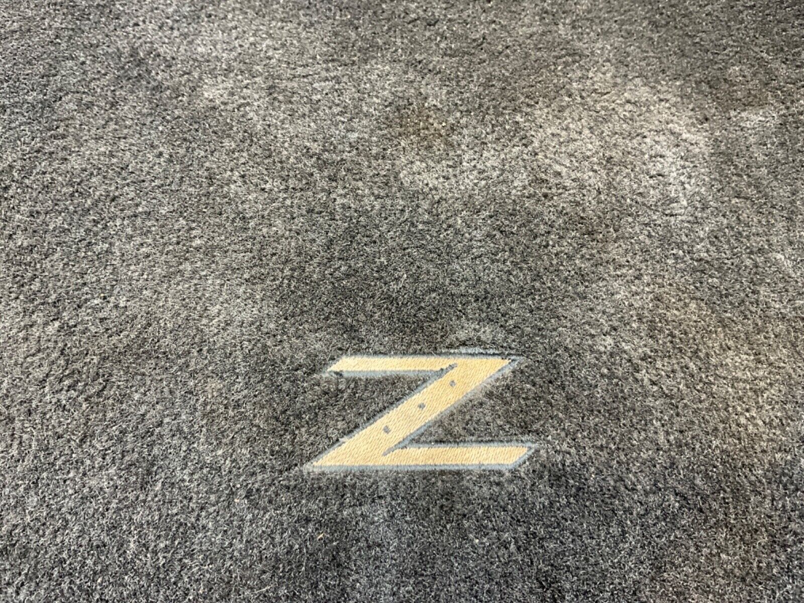 2004 Nissan 350Z Passenger Right Interior Carpet Floor Mat Z Logo OEM 22BLCF9 - On Point Parts Inc