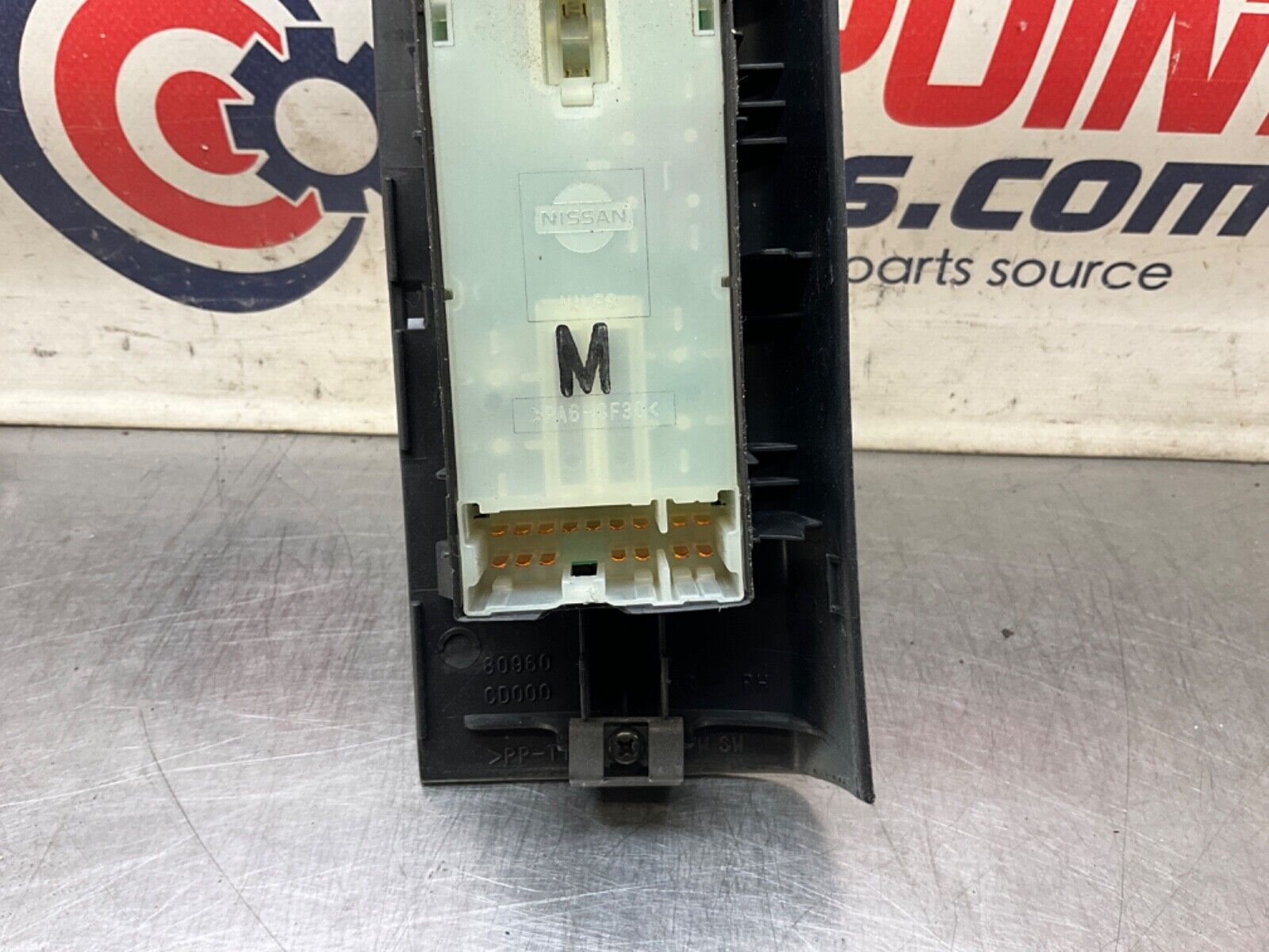 2004 Nissan Z33 350Z Passenger Right Window Door Lock Switch Trim OEM 22BLCFE - On Point Parts Inc