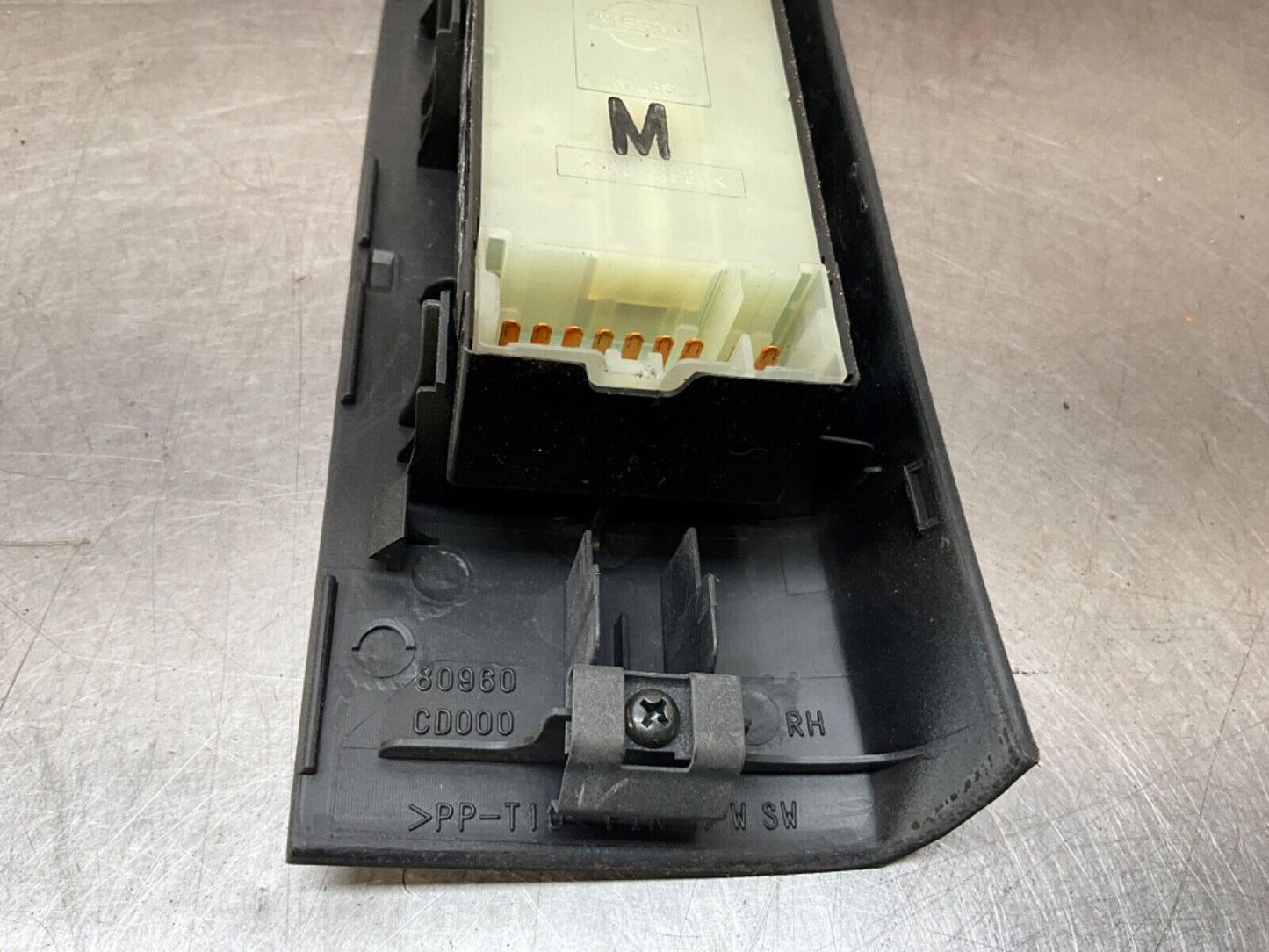 2004 Nissan Z33 350Z Passenger Right Window Door Lock Switch Trim OEM 22BLCFE - On Point Parts Inc