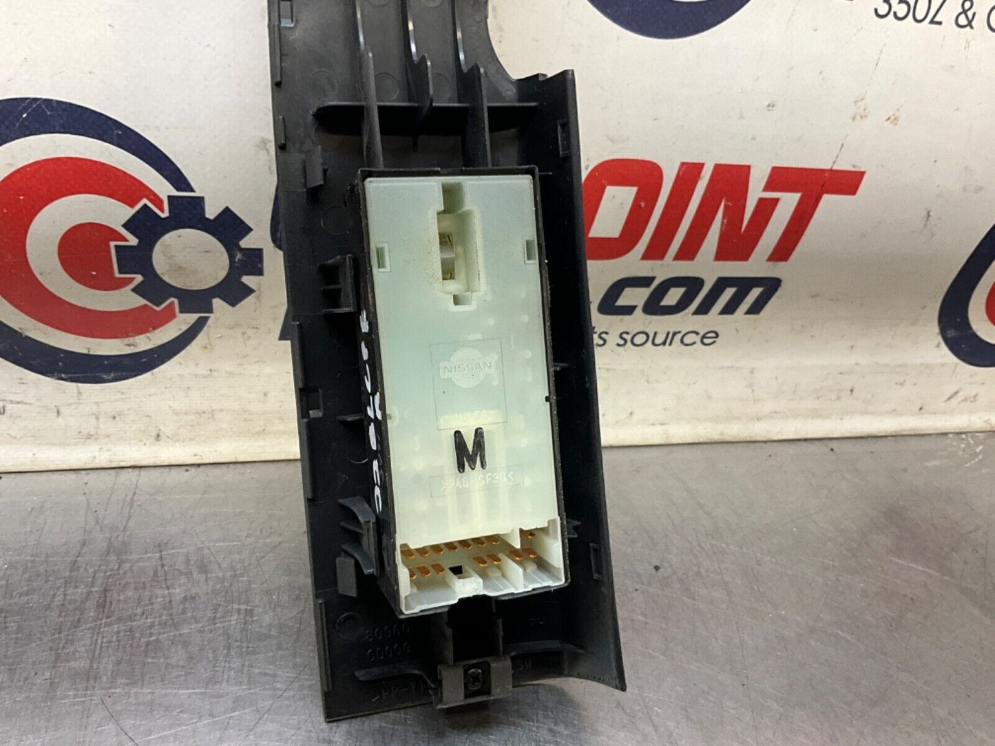 2004 Nissan Z33 350Z Passenger Right Window Door Lock Switch Trim OEM 22BLCFE - On Point Parts Inc