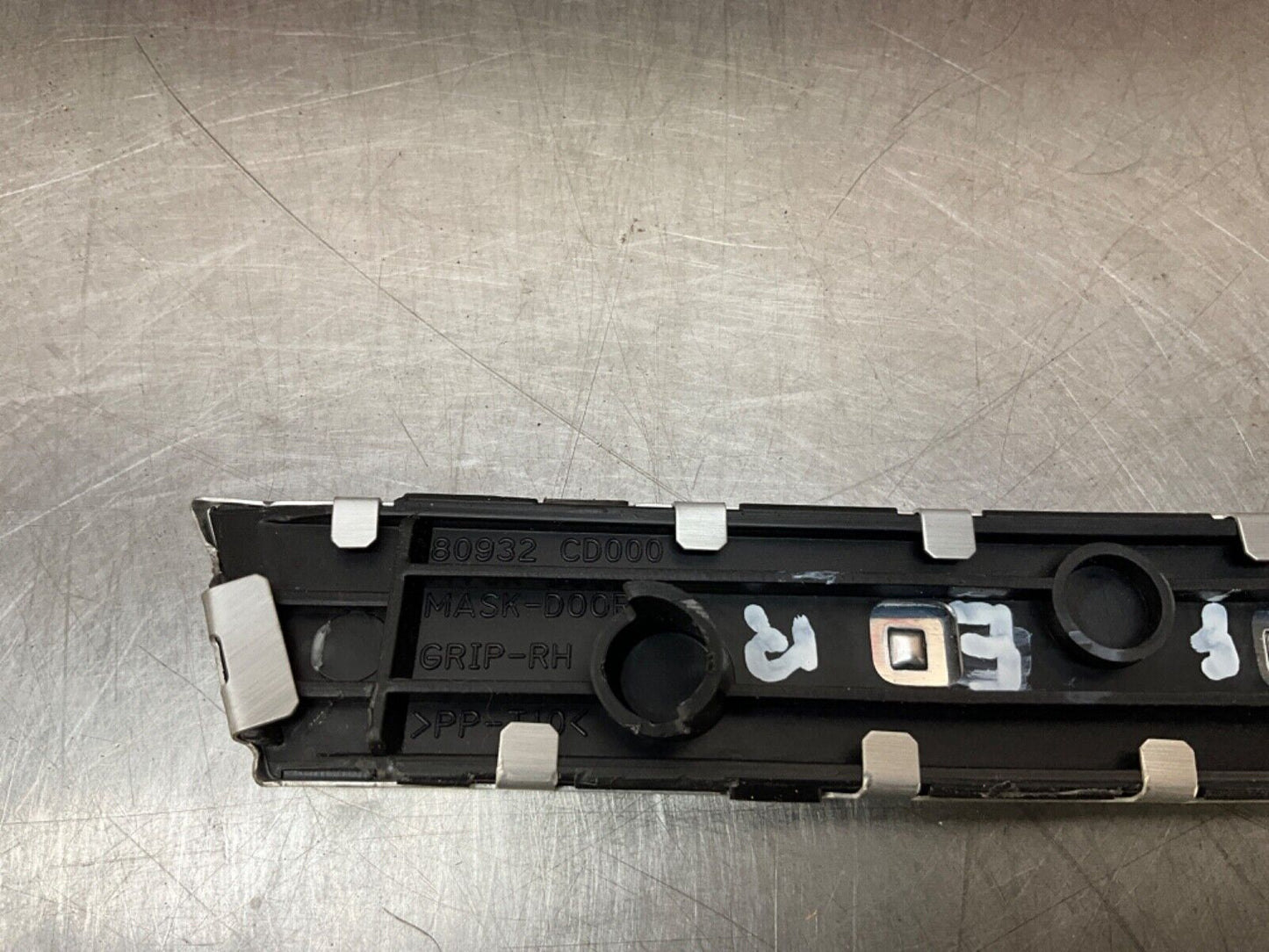 2004 Nissan Z33 350Z Passenger Right Interior Door Grip Trim 80932 OEM 22BLCFE - On Point Parts Inc