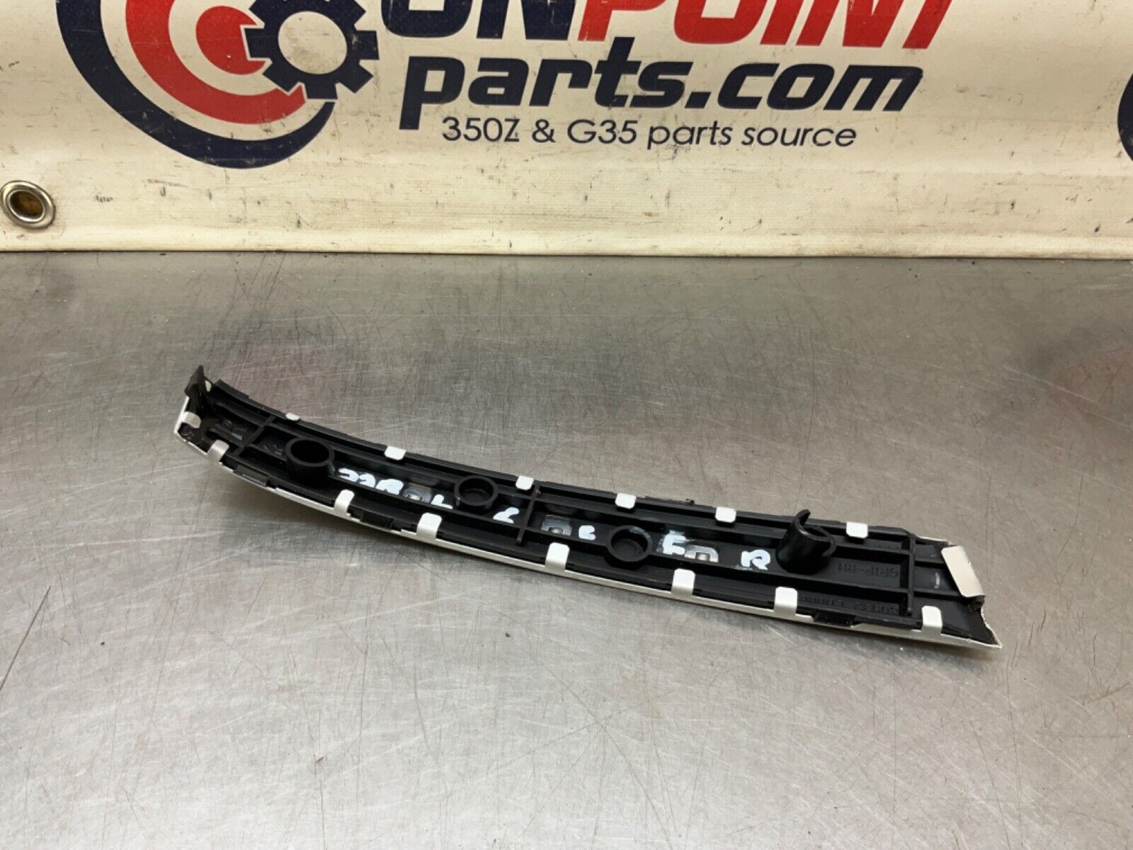 2004 Nissan Z33 350Z Passenger Right Interior Door Grip Trim 80932 OEM 22BLCFE - On Point Parts Inc