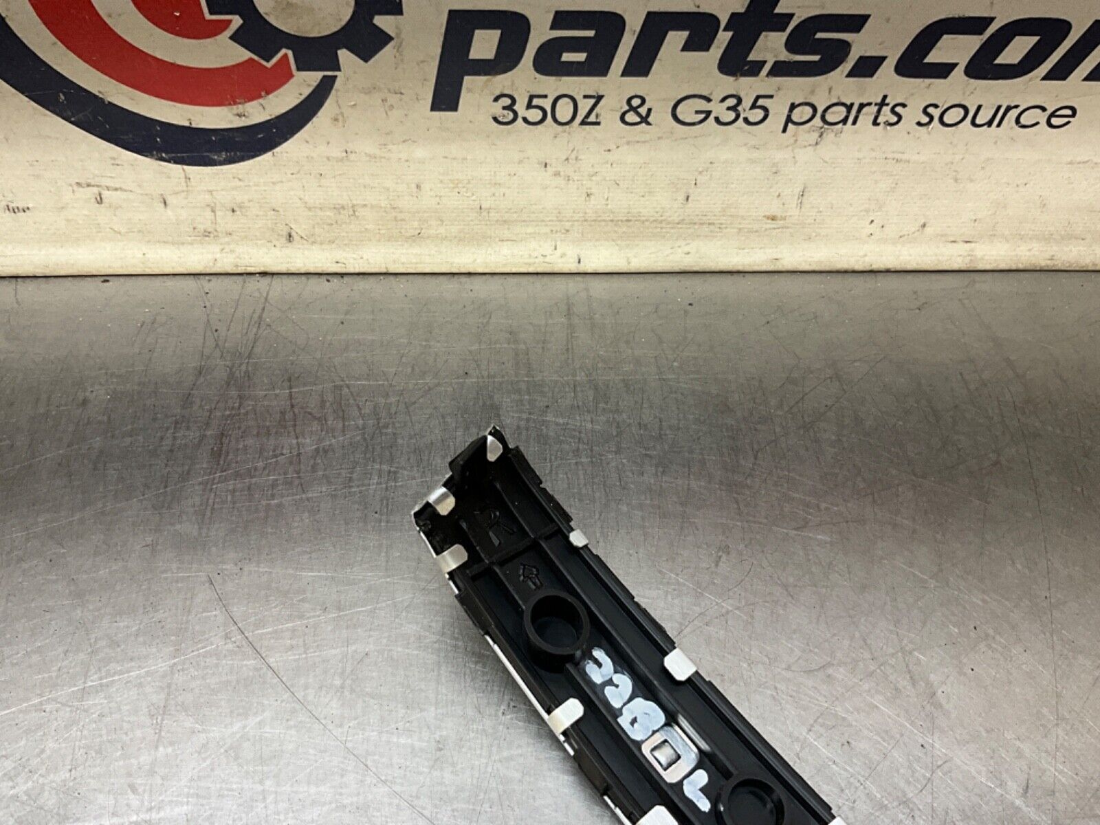 2004 Nissan Z33 350Z Passenger Right Interior Door Grip Trim 80932 OEM 22BLCFE - On Point Parts Inc