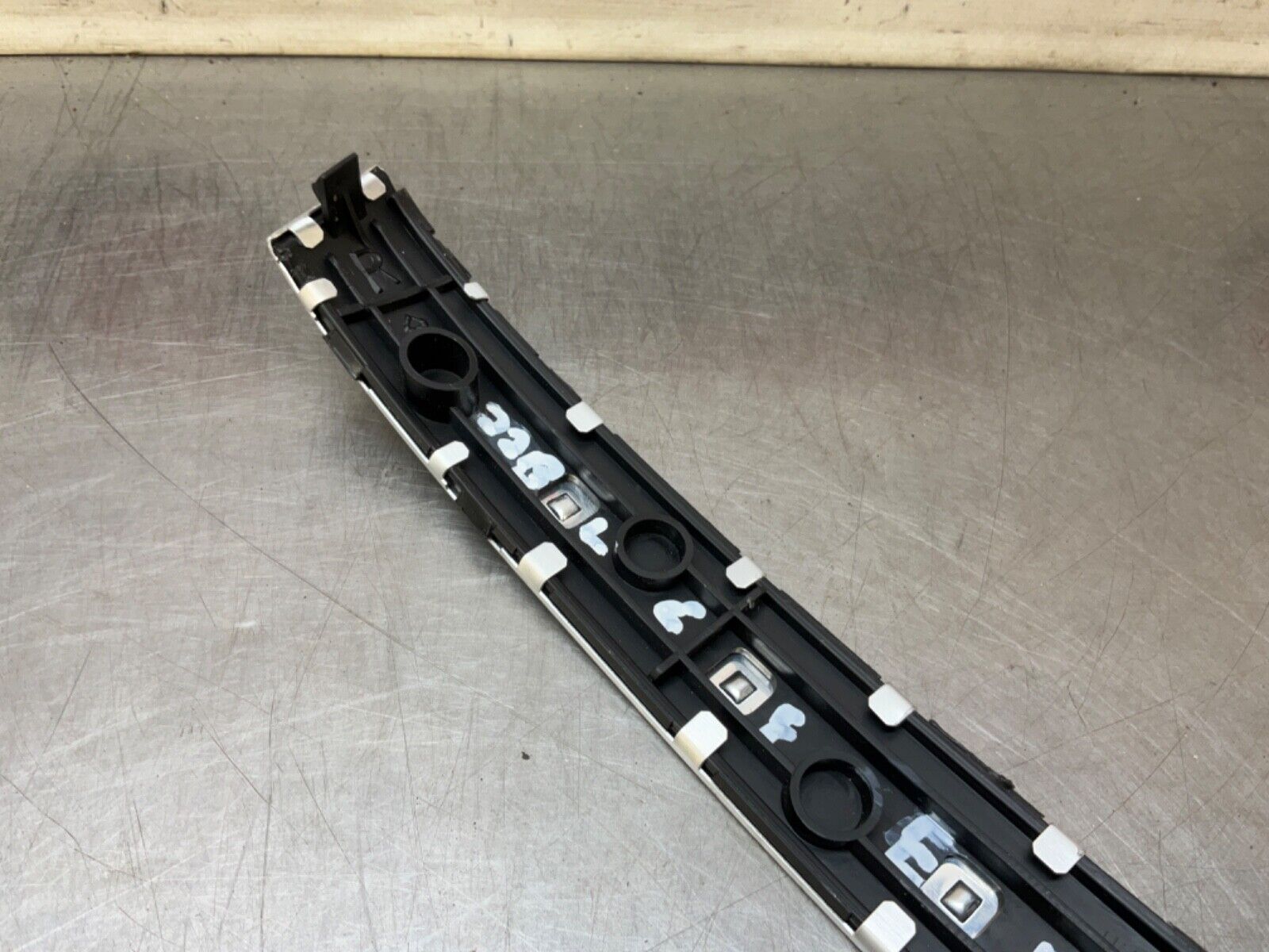 2004 Nissan Z33 350Z Passenger Right Interior Door Grip Trim 80932 OEM 22BLCFE - On Point Parts Inc