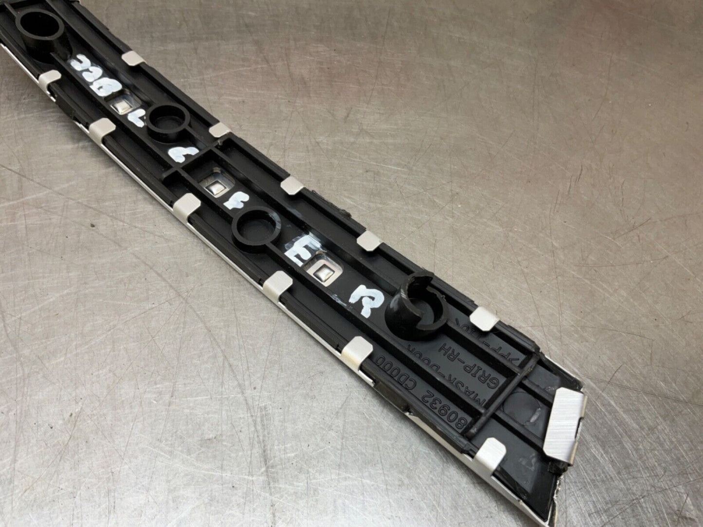 2004 Nissan Z33 350Z Passenger Right Interior Door Grip Trim 80932 OEM 22BLCFE - On Point Parts Inc