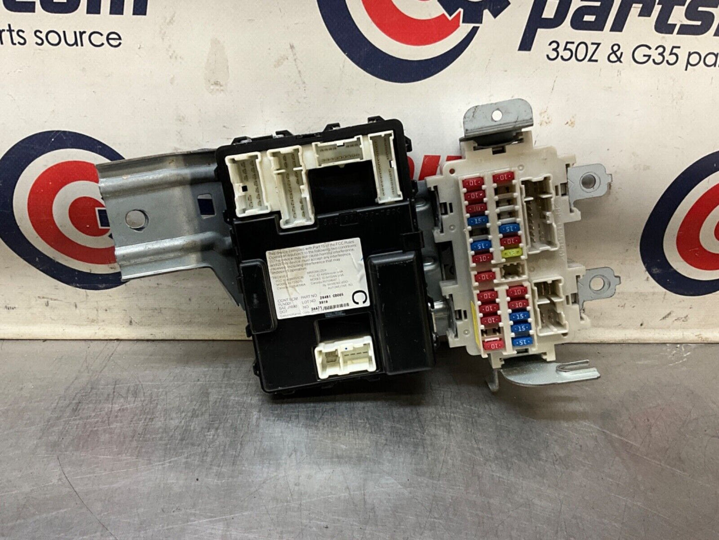 2004 Nissan Z33 350Z Manual Body Control Module BCM 284B1 CD005 OEM 22BLCFC - On Point Parts Inc