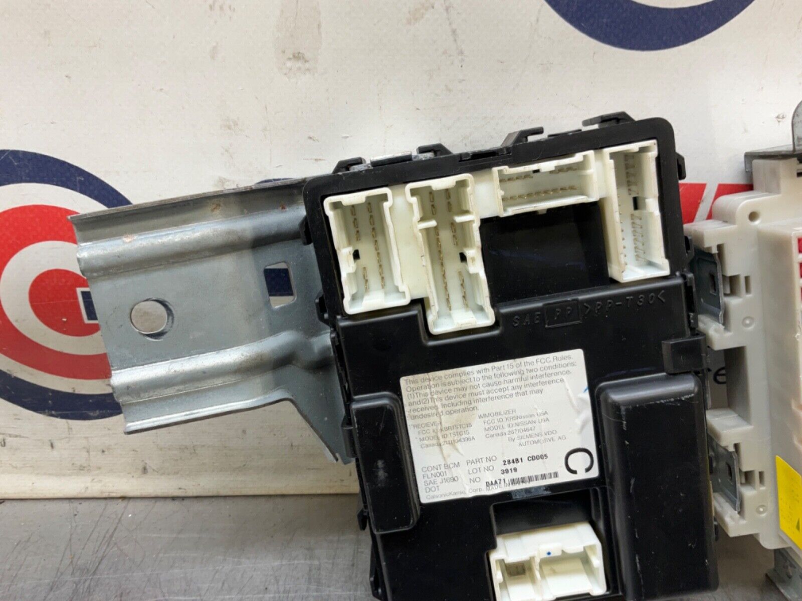 2004 Nissan Z33 350Z Manual Body Control Module BCM 284B1 CD005 OEM 22BLCFC - On Point Parts Inc