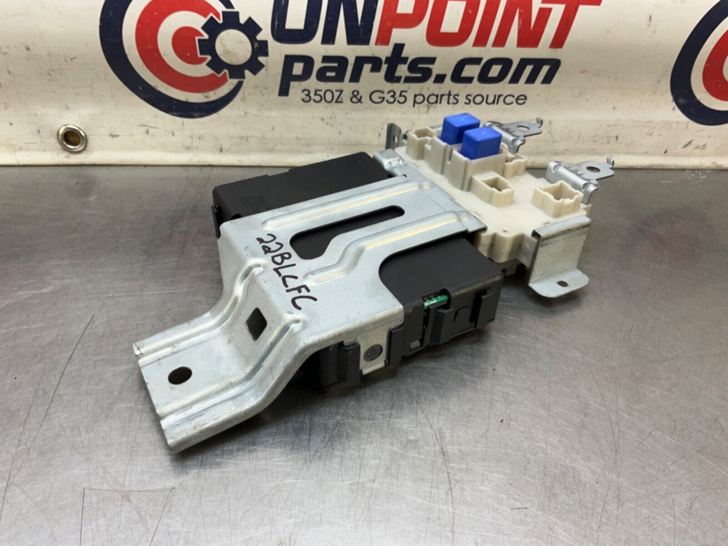 2004 Nissan Z33 350Z Manual Body Control Module BCM 284B1 CD005 OEM 22BLCFC - On Point Parts Inc