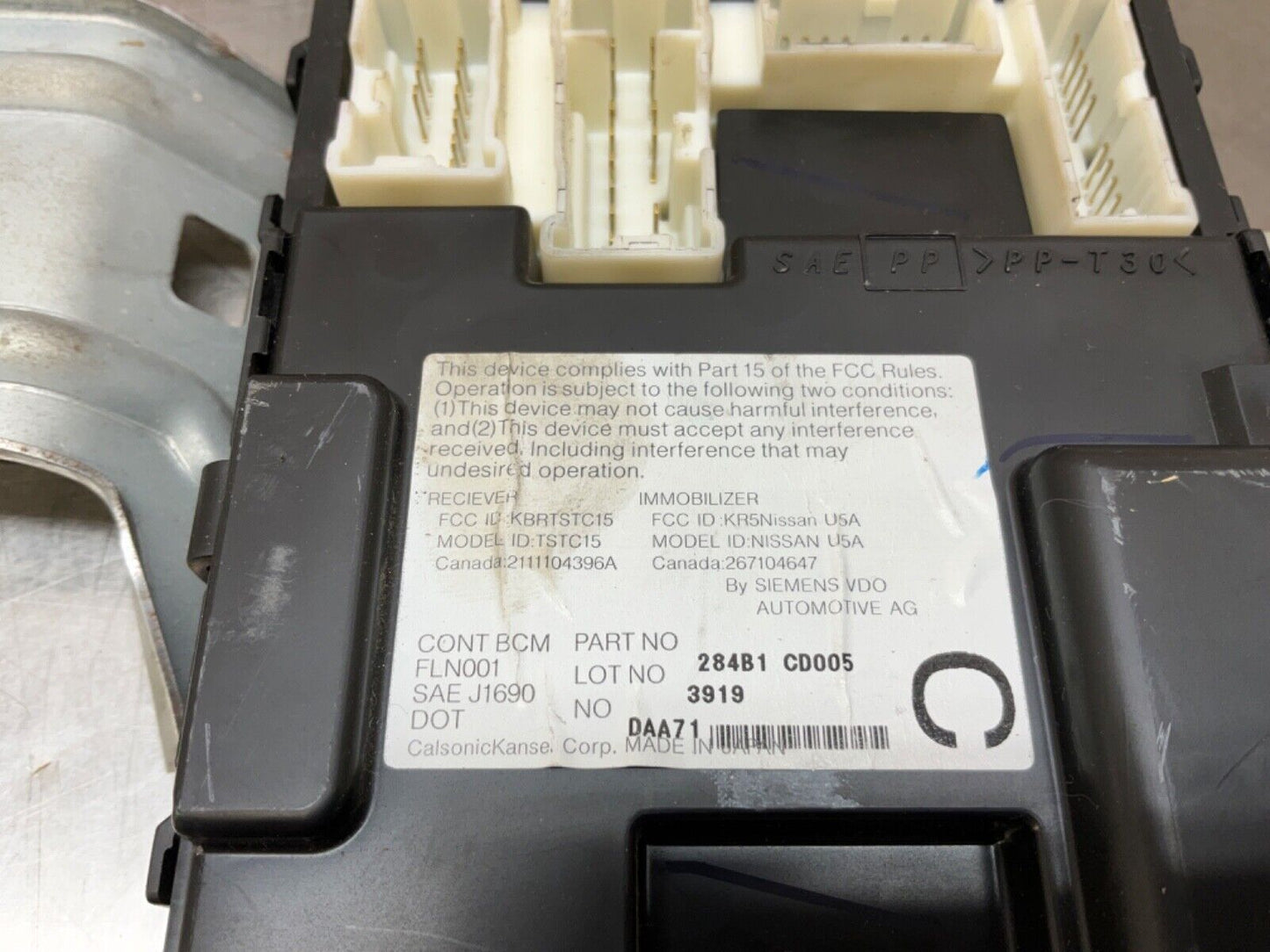 2004 Nissan Z33 350Z Manual Body Control Module BCM 284B1 CD005 OEM 22BLCFC - On Point Parts Inc