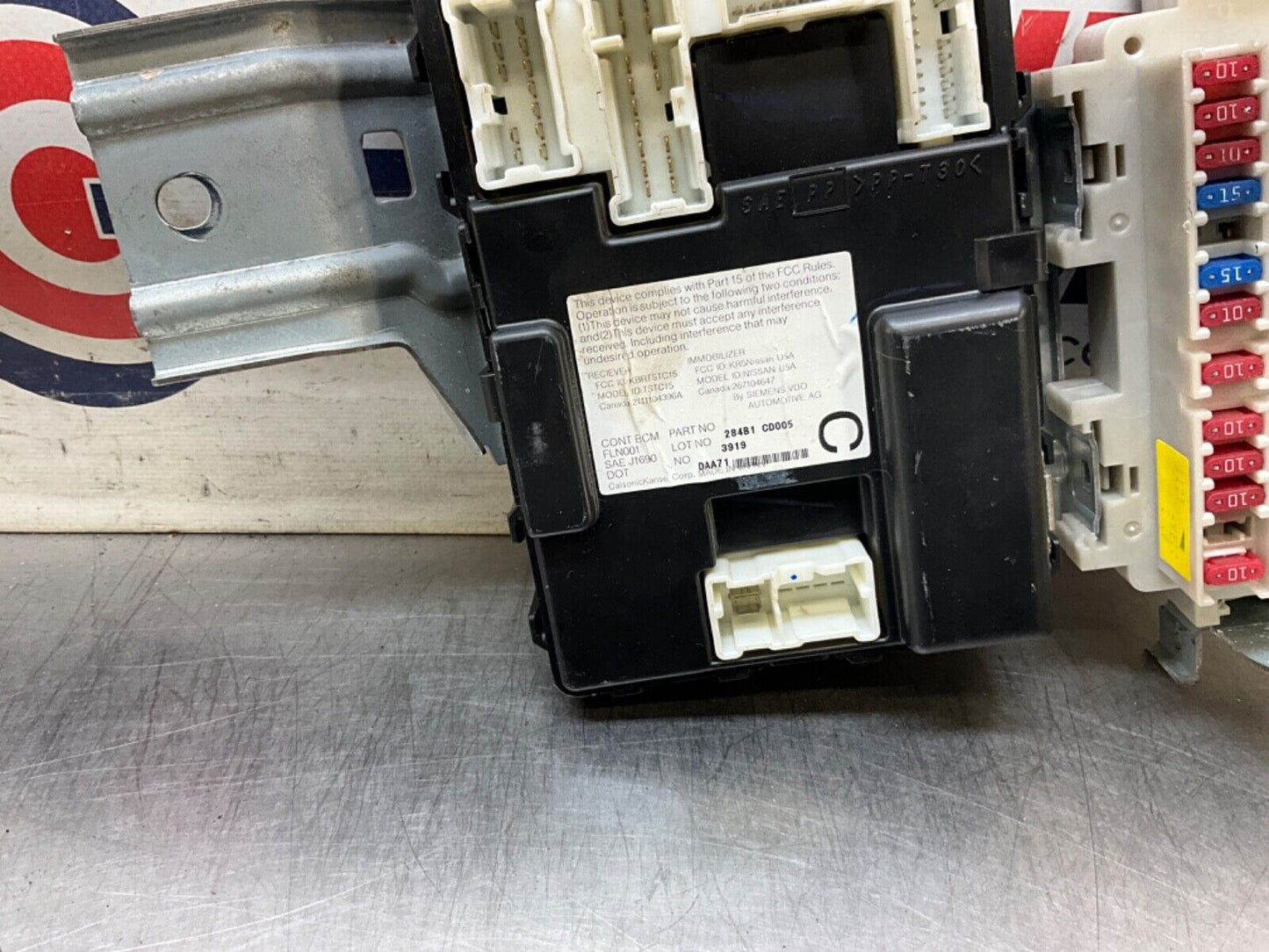 2004 Nissan Z33 350Z Manual Body Control Module BCM 284B1 CD005 OEM 22BLCFC - On Point Parts Inc