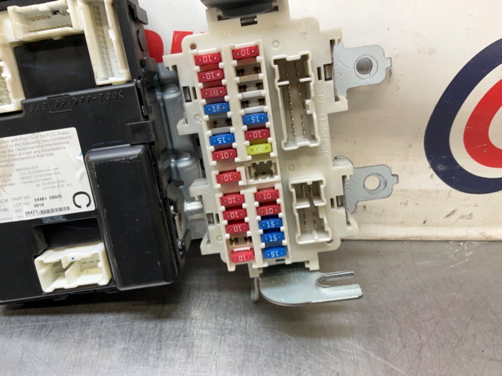 2004 Nissan Z33 350Z Manual Body Control Module BCM 284B1 CD005 OEM 22BLCFC - On Point Parts Inc