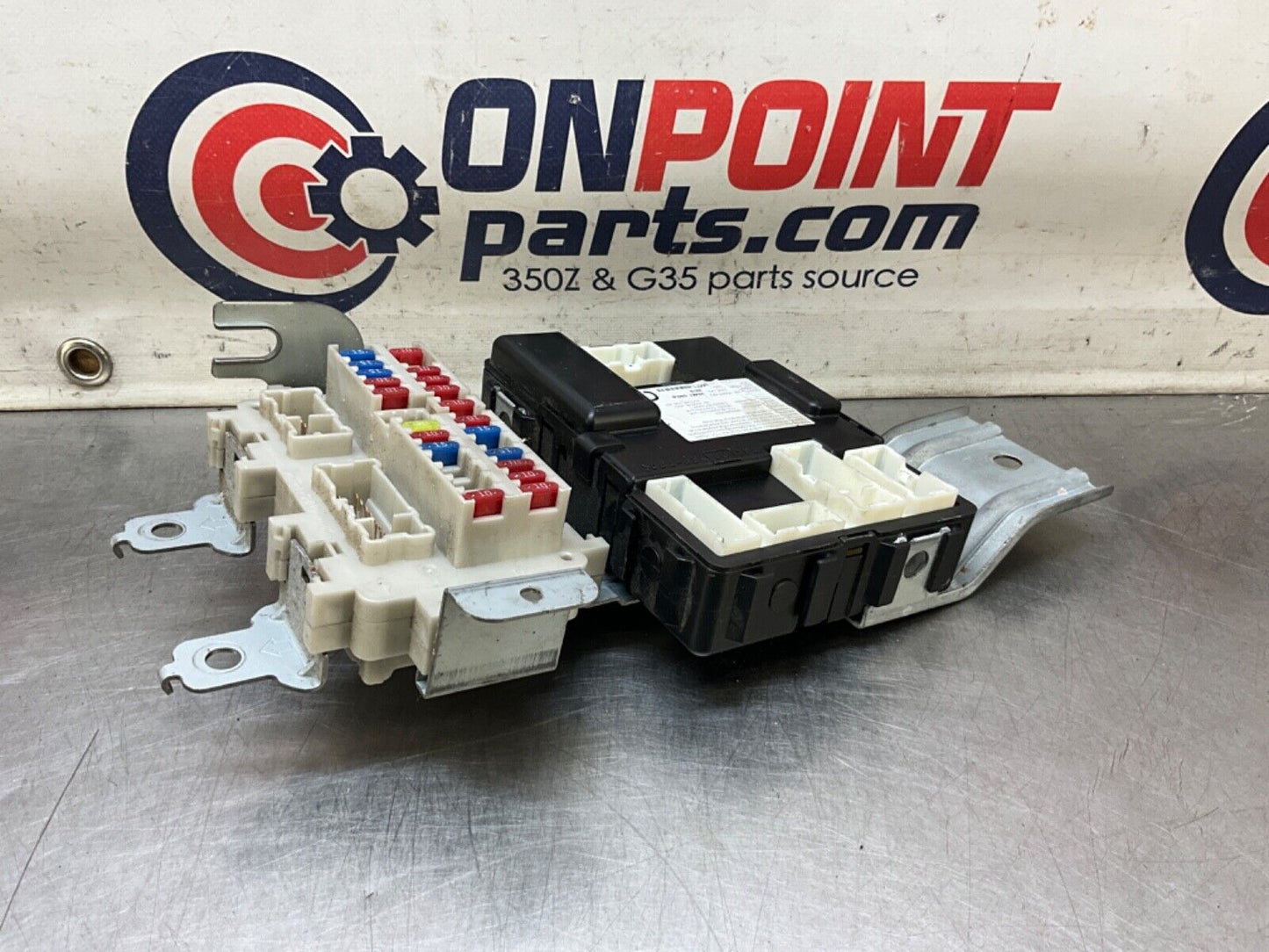 2004 Nissan Z33 350Z Manual Body Control Module BCM 284B1 CD005 OEM 22BLCFC - On Point Parts Inc