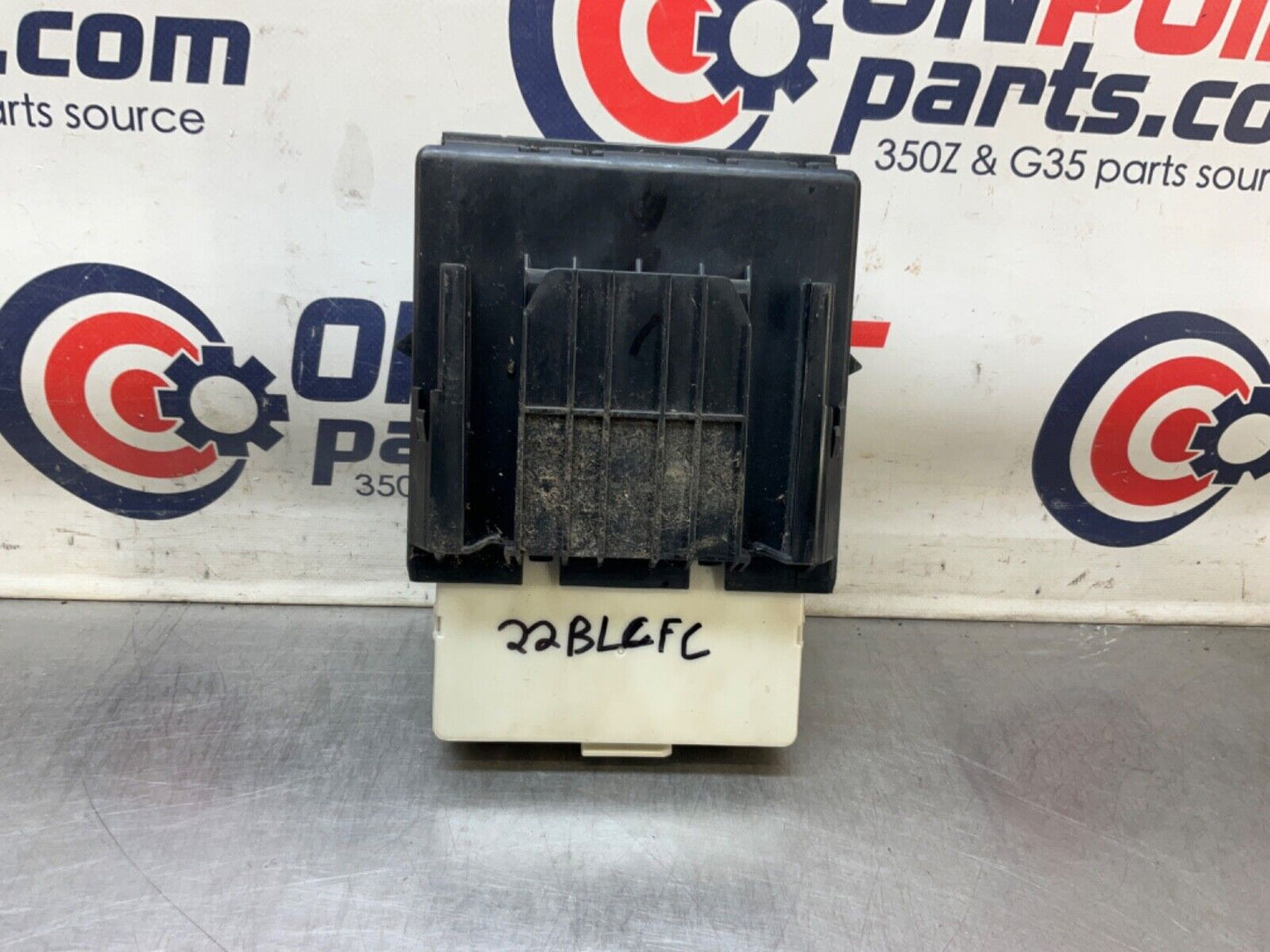 2004 Nissan Z33 350Z IPDM Large Fuse Box Relay Module 284B7-AQ006 OEM 22BLCFC - On Point Parts Inc