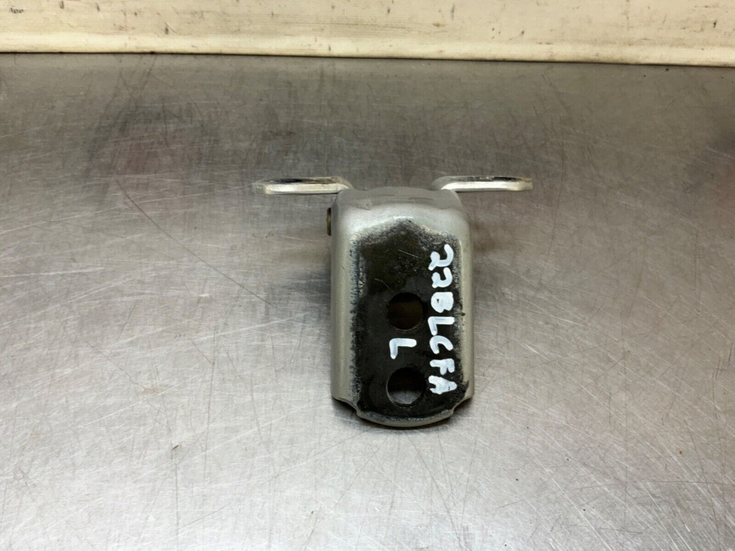 2004 Nissan Z33 350Z Driver Left Door Hinges OEM 22BLCFA - On Point Parts Inc