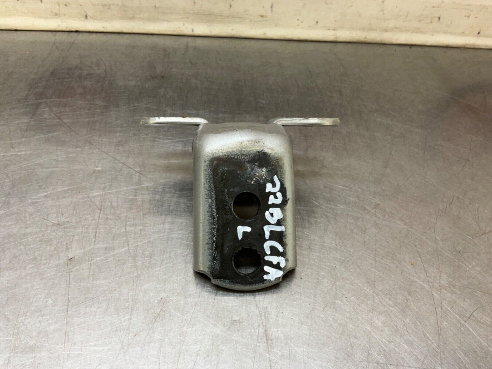 2004 Nissan Z33 350Z Driver Left Door Hinges OEM 22BLCFA - On Point Parts Inc