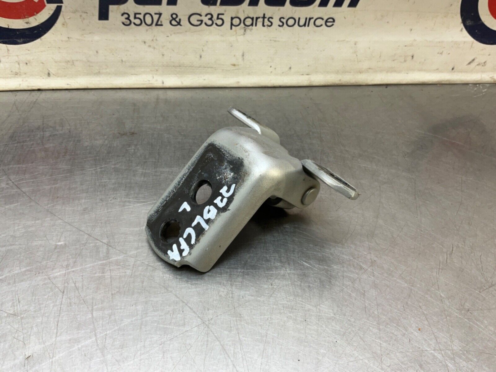 2004 Nissan Z33 350Z Driver Left Door Hinges OEM 22BLCFA - On Point Parts Inc