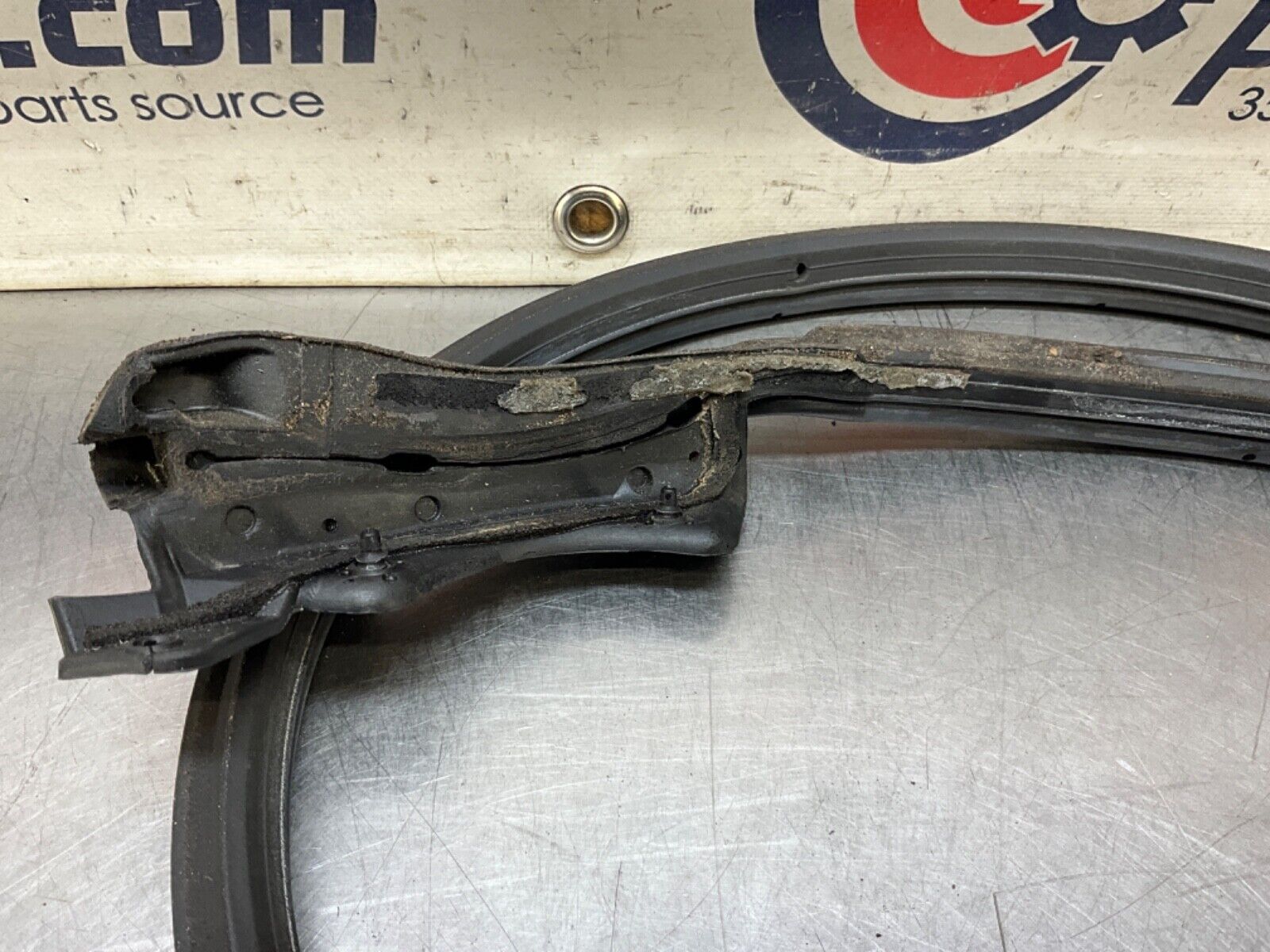 2004 Nissan Z33 350Z Passenger Right Lower Outer Door Seal OEM 22BLCFK - On Point Parts Inc