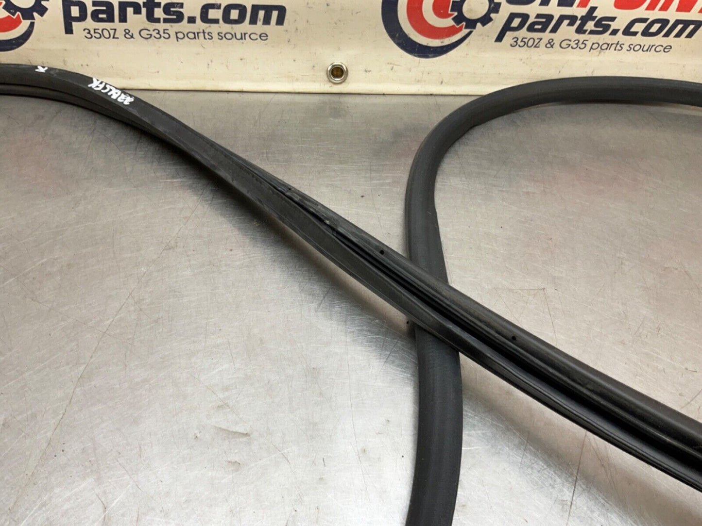 2004 Nissan Z33 350Z Passenger Right Inner Body Door Seal OEM 22BLCFK - On Point Parts Inc