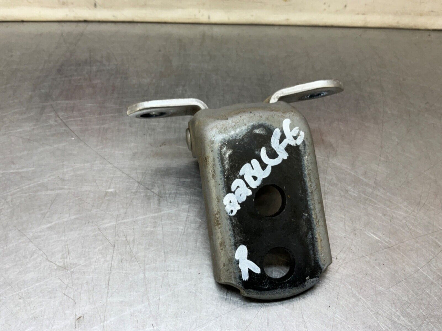 2004 Nissan Z33 350Z Passenger Right Door Hinges OEM 22BLCFE - On Point Parts Inc