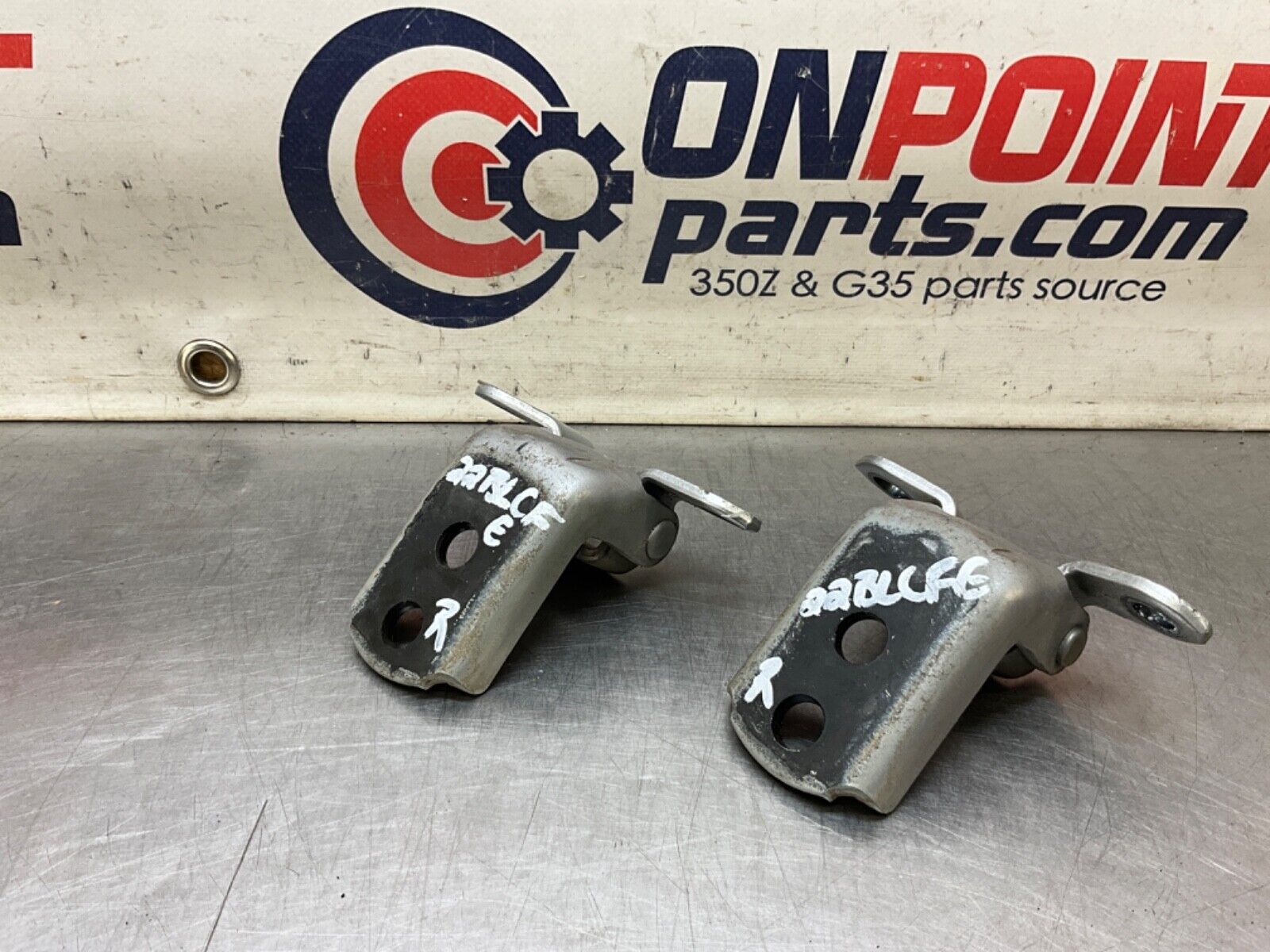 2004 Nissan Z33 350Z Passenger Right Door Hinges OEM 22BLCFE - On Point Parts Inc