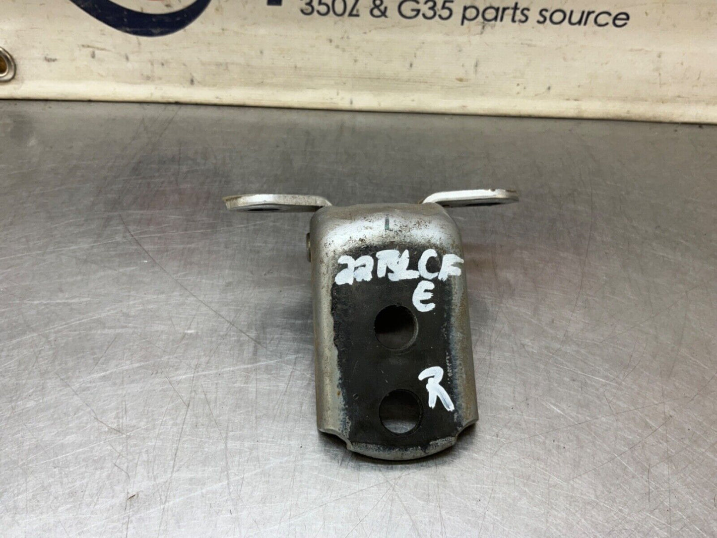 2004 Nissan Z33 350Z Passenger Right Door Hinges OEM 22BLCFE - On Point Parts Inc