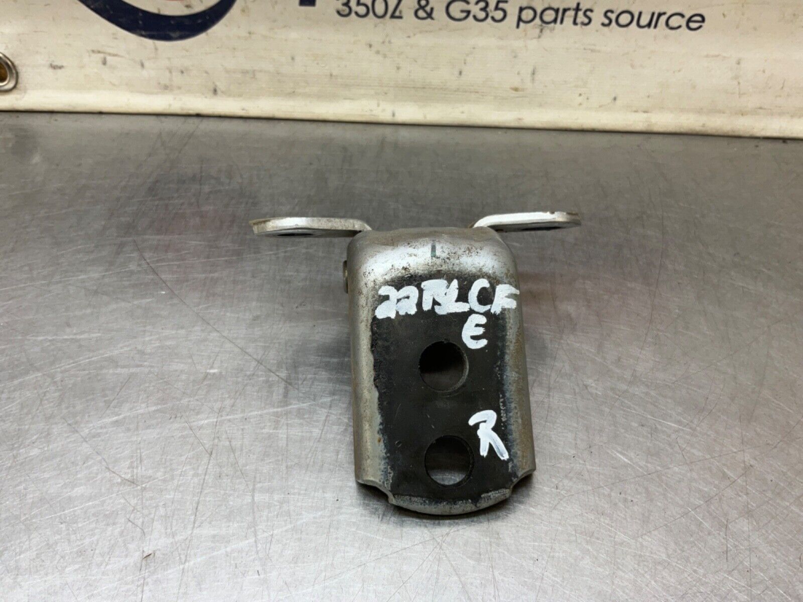 2004 Nissan Z33 350Z Passenger Right Door Hinges OEM 22BLCFE - On Point Parts Inc