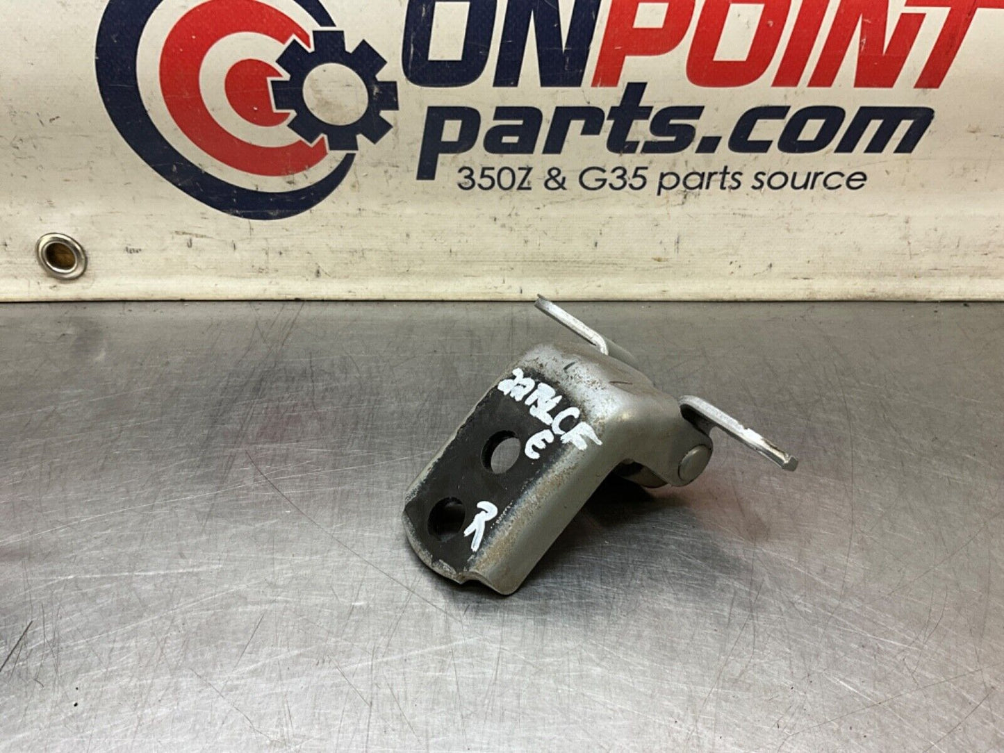 2004 Nissan Z33 350Z Passenger Right Door Hinges OEM 22BLCFE - On Point Parts Inc