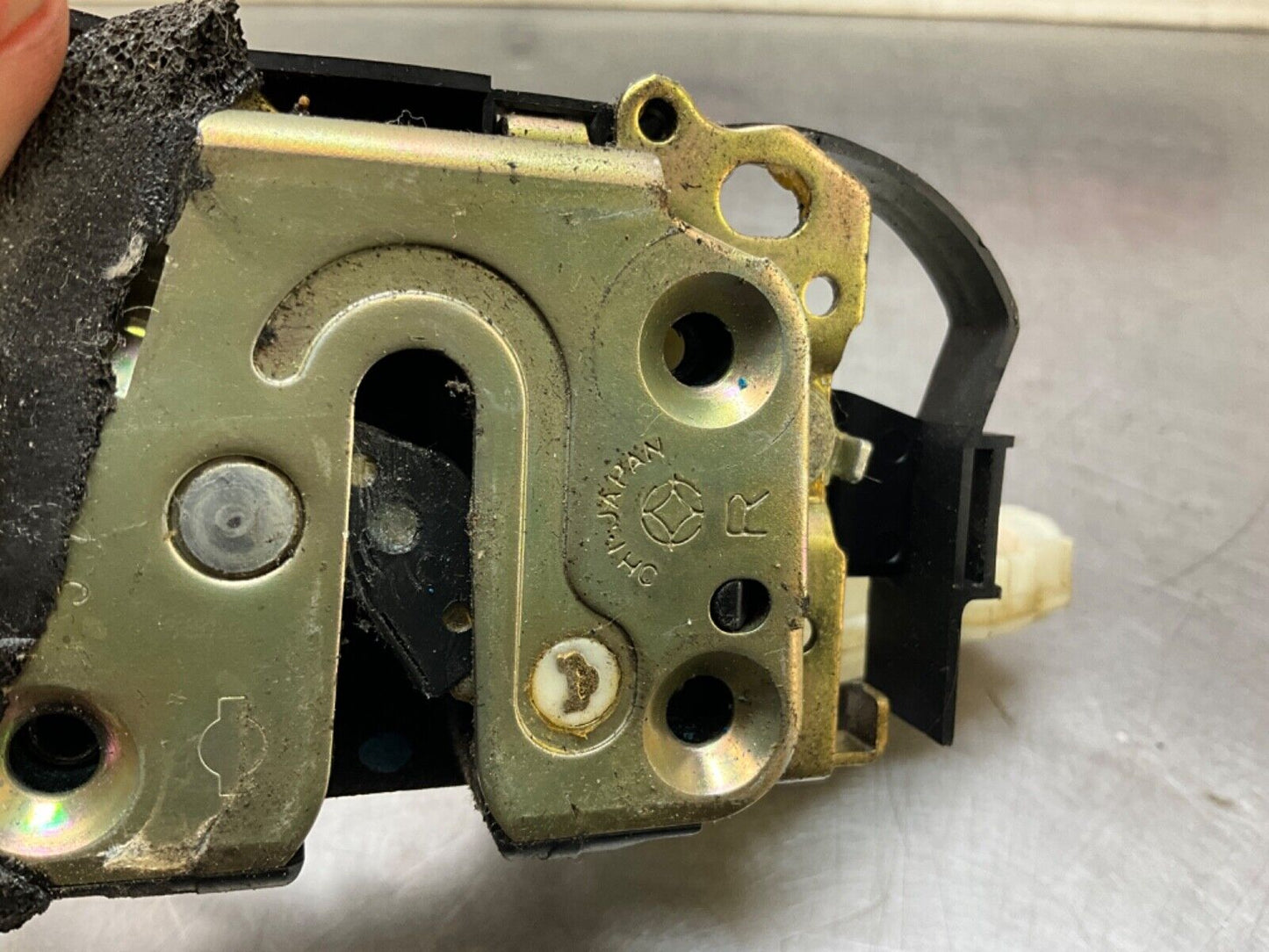 2004 Nissan Z33 350Z Passenger Right Door Lock Actuator OEM 22BLCFE - On Point Parts Inc