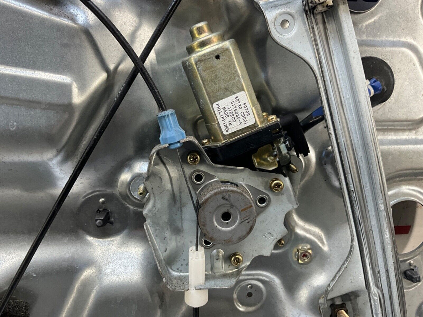 2004 Nissan Z33 350Z Passenger Right Window Regulator Motor Panel OEM 22BLCF3 - On Point Parts Inc