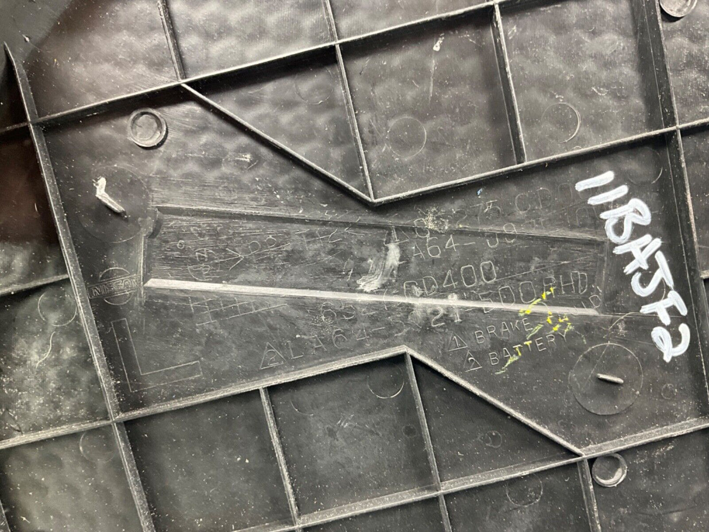 2004 Nissan Z33 350Z Driver Left Brake Fluid Cover OEM 11BAJF2 - On Point Parts Inc