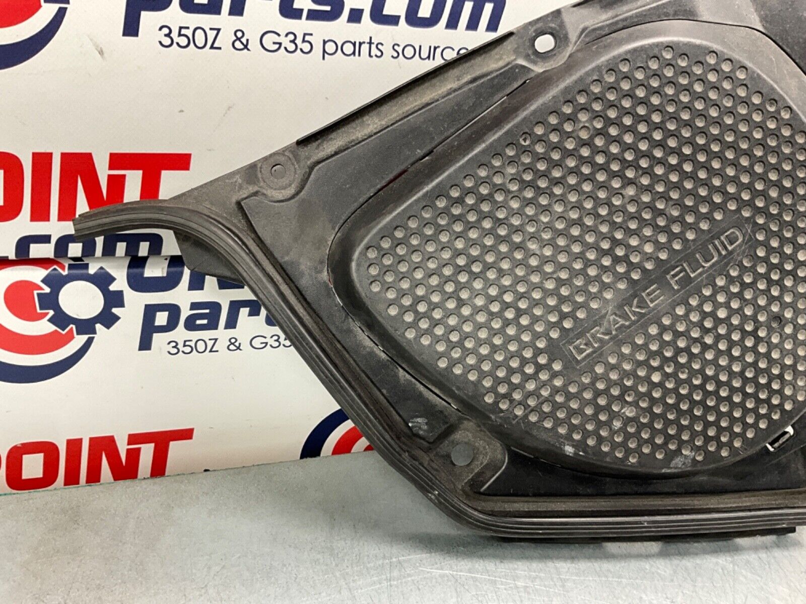 2004 Nissan Z33 350Z Driver Left Brake Fluid Cover OEM 11BAJF2 - On Point Parts Inc