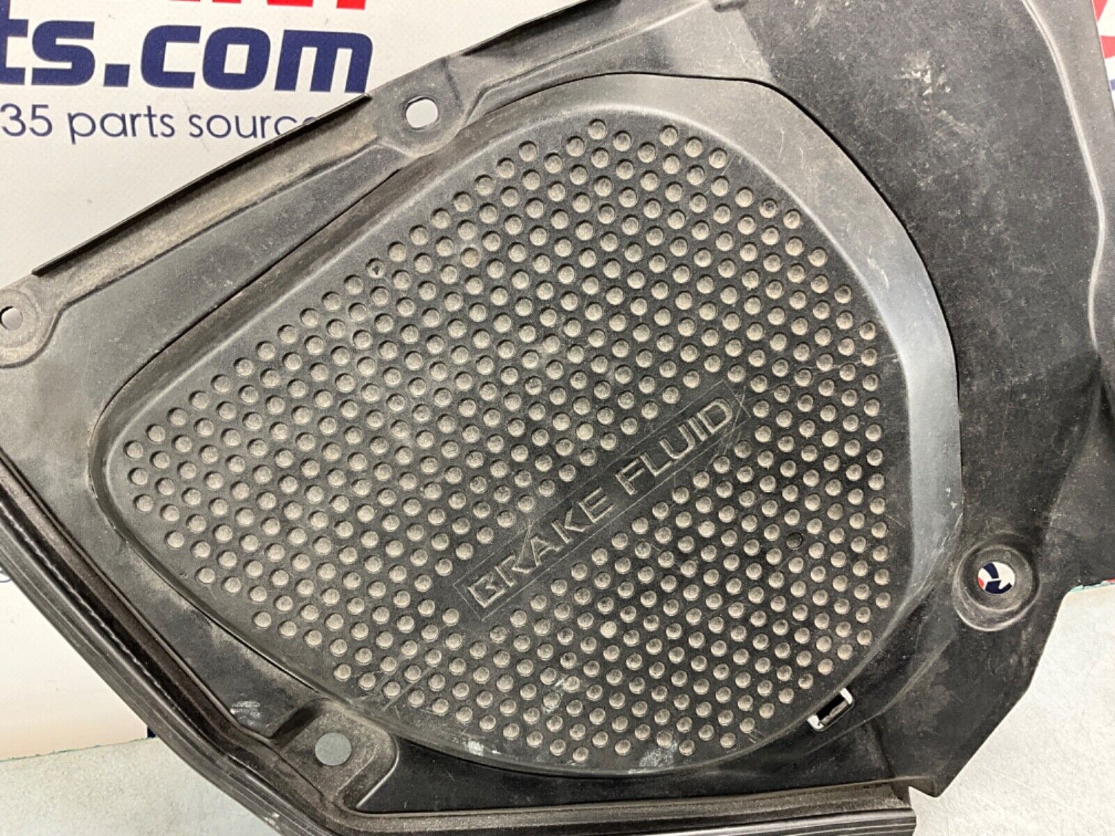 2004 Nissan Z33 350Z Driver Left Brake Fluid Cover OEM 11BAJF2 - On Point Parts Inc