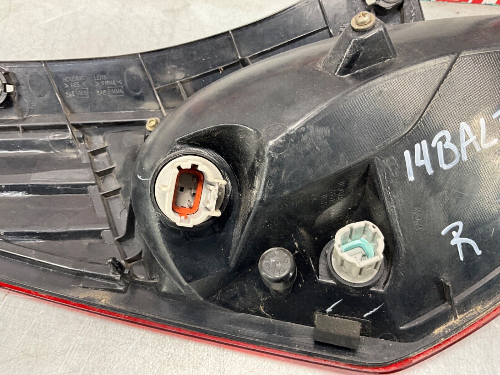 2004 Nissan Z33 350Z Passenger Right Tail Light Assembly OEM 14BALF2 - On Point Parts Inc