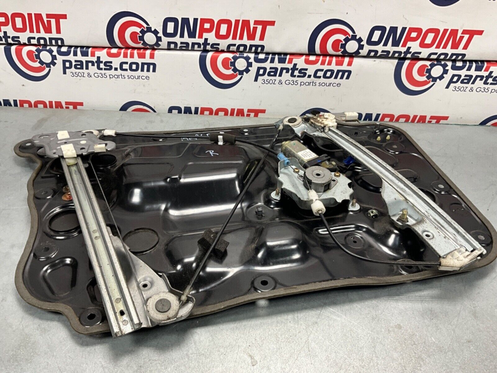 2004 Nissan Z33 350Z Passenger Right Window Regulator Motor Panel OEM 14BALF3 - On Point Parts Inc