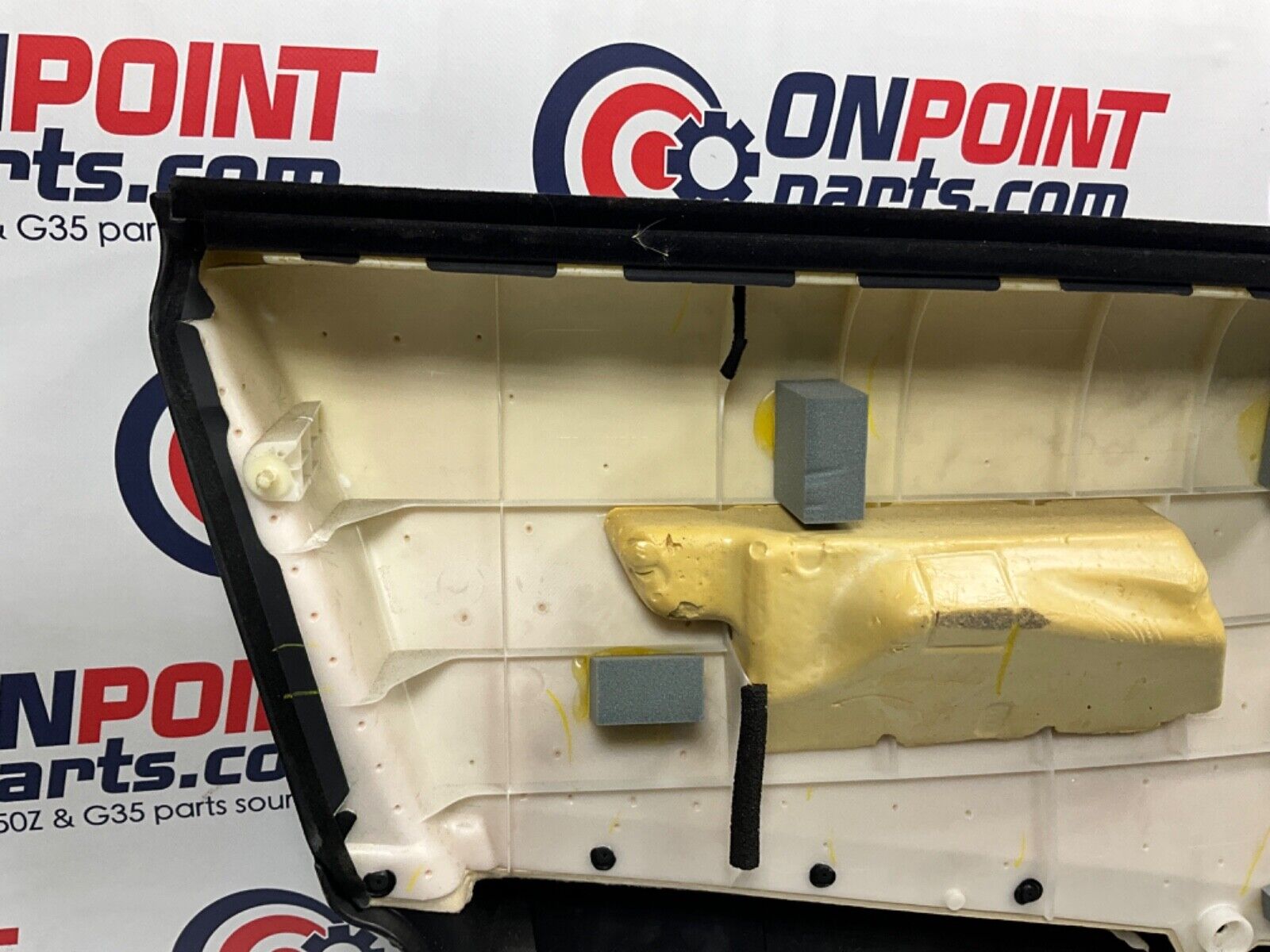 2004 Nissan Z33 350Z Passenger Right Door Trim Panel 80900 OEM 14BALF8 - On Point Parts Inc