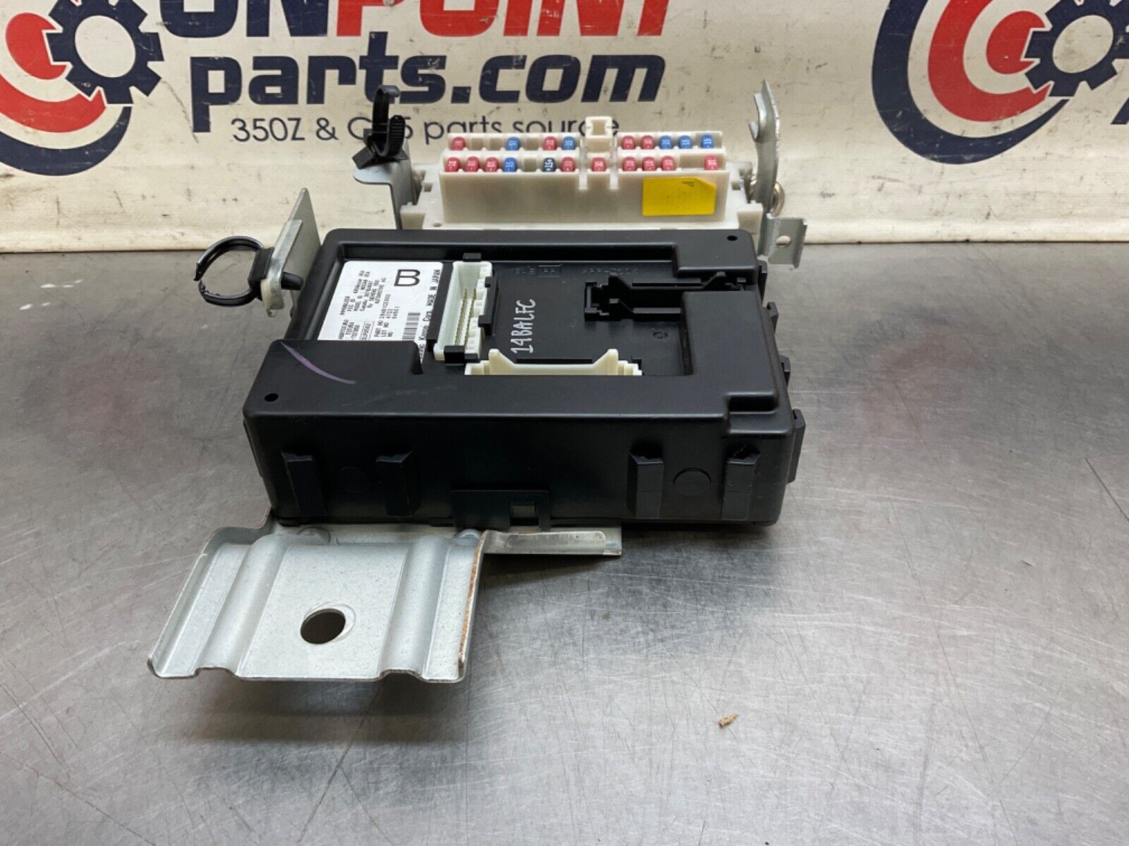 2004 Nissan Z33 350Z BCM Body Control Module Unit 284B1CE800 OEM 14BALFC - On Point Parts Inc