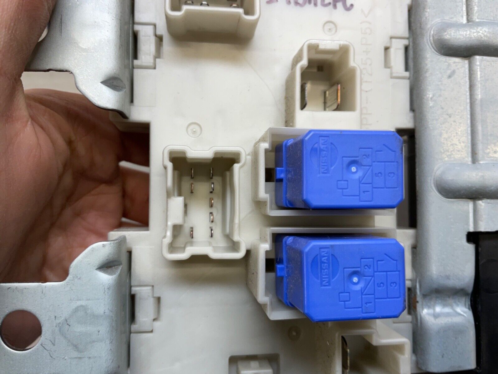 2004 Nissan Z33 350Z BCM Body Control Module Unit 284B1CE800 OEM 14BALFC - On Point Parts Inc