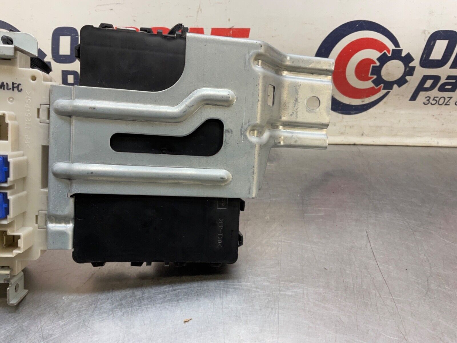 2004 Nissan Z33 350Z BCM Body Control Module Unit 284B1CE800 OEM 14BALFC - On Point Parts Inc