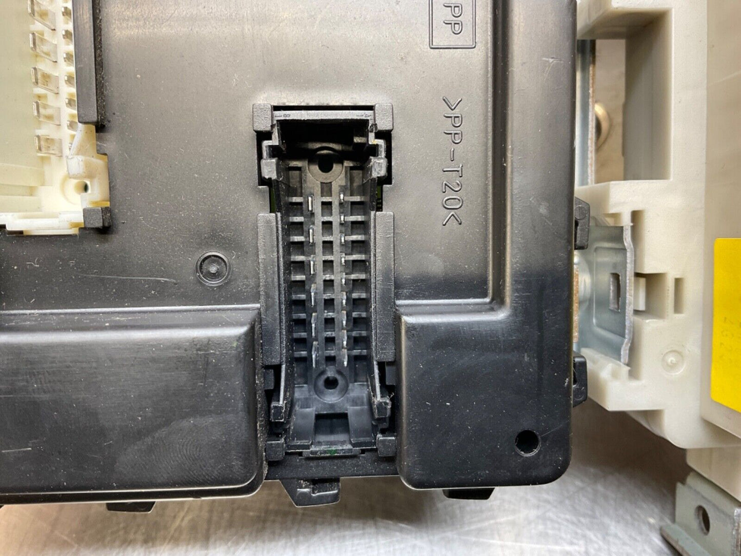 2004 Nissan Z33 350Z BCM Body Control Module Unit 284B1CE800 OEM 14BALFC - On Point Parts Inc